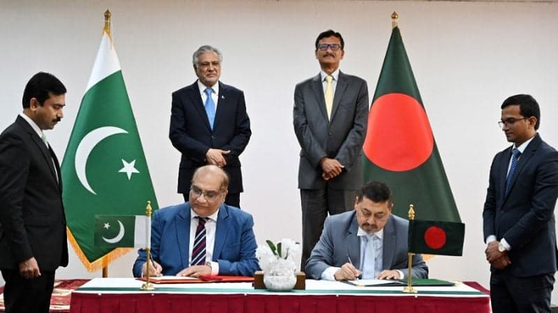 বাংলাদেশ-পাকিস্তানের মধ্যে এক চুক্তি, চার সমঝোতা স্মারক সই