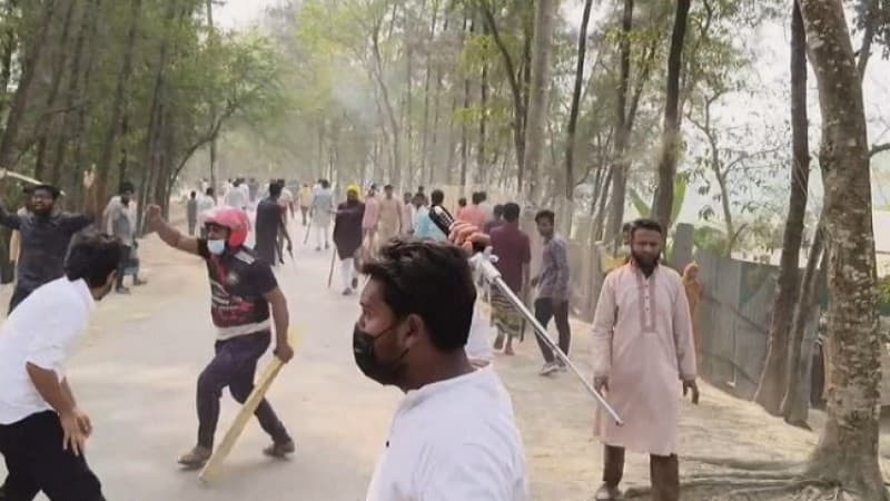 হাতিয়ায় হান্নান মাসুদের ওপর হামলার অভিযোগ, সংঘর্ষে আহত ১০