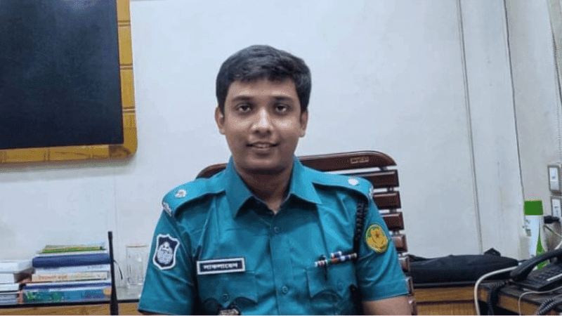 বাধ্যতামূলক অবসরে ডিবির সাবেক কর্মকর্তা গোলাম সাকলায়েন