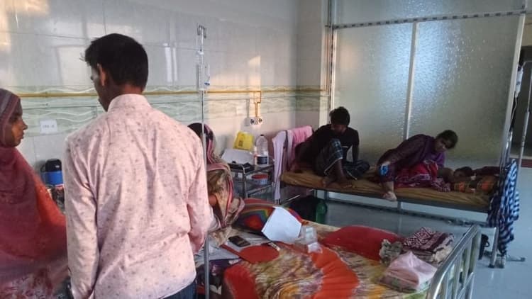 হাম-কলেরায় আক্রান্ত স্বজন, শজিমেক হাসপাতালে কাটল বিষণ্ন ঈদ