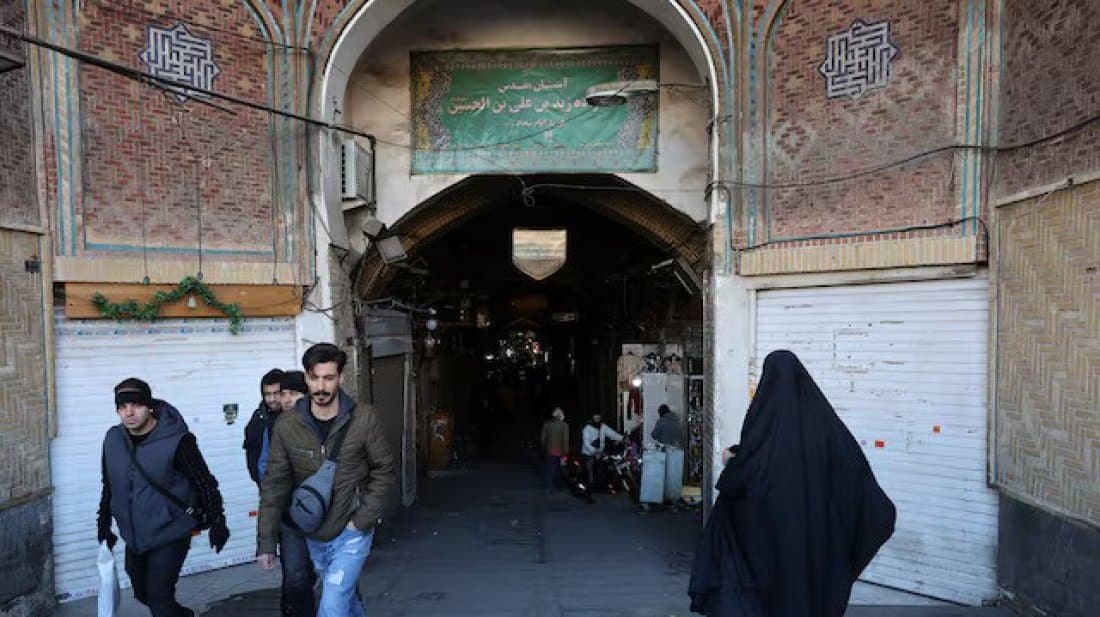 ইরানে বিক্ষোভে অন্তত ১৬ জন নিহত