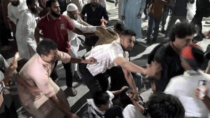 রাজধানীর শাহবাগে ট্রান্সজেন্ডারদের ওপর হামলা