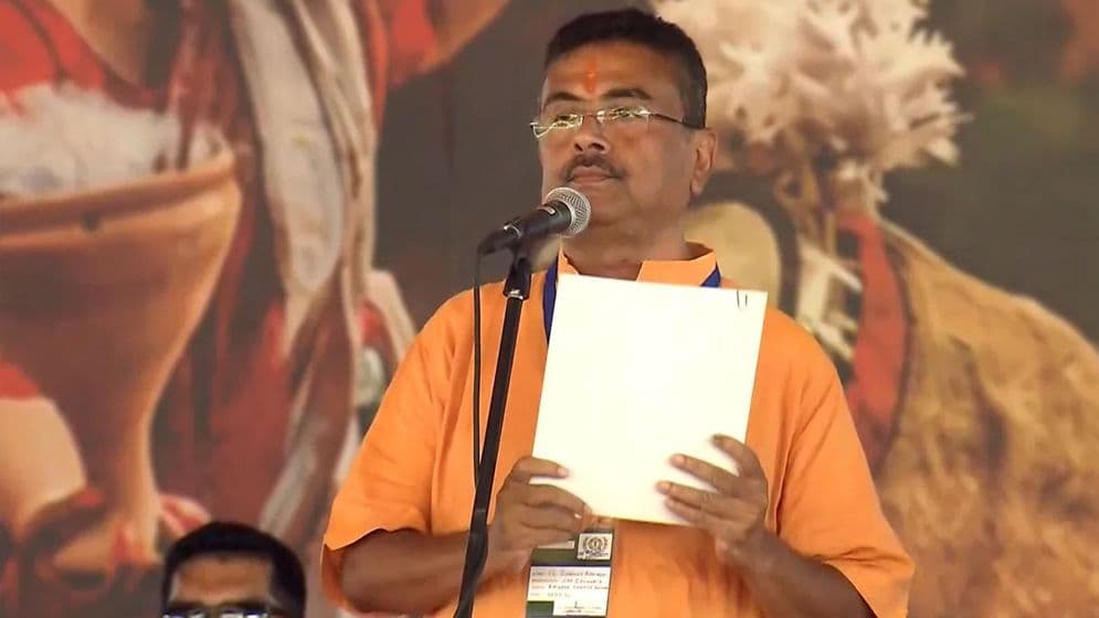 শপথ নিলেন শুভেন্দু অধিকারী, প্রথমবার পশ্চিমবঙ্গে বিজেপি সরকার
