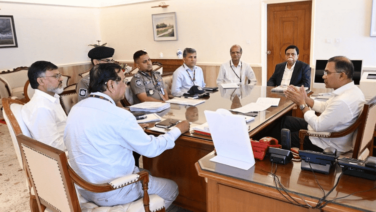 উচ্ছেদ হওয়া হকারদের পুনর্বাসনের নির্দেশ প্রধানমন্ত্রীর