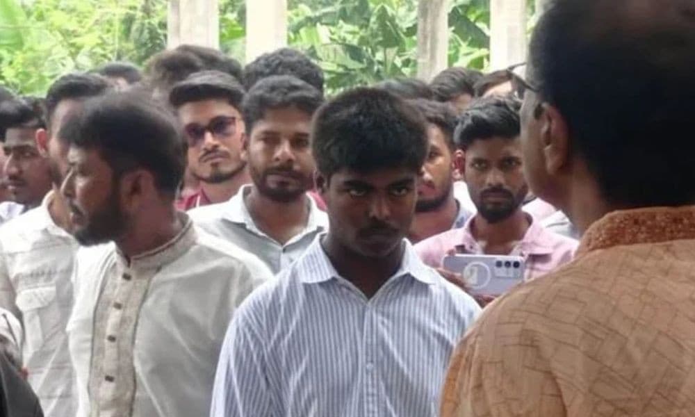 টাঙ্গাইলে নারী শিক্ষককে মারধরের অভিযোগ ছাত্রের বিরুদ্ধে
