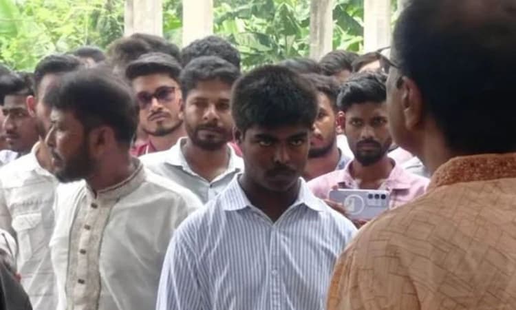 টাঙ্গাইলে নারী শিক্ষককে মারধরের অভিযোগ ছাত্রের বিরুদ্ধে