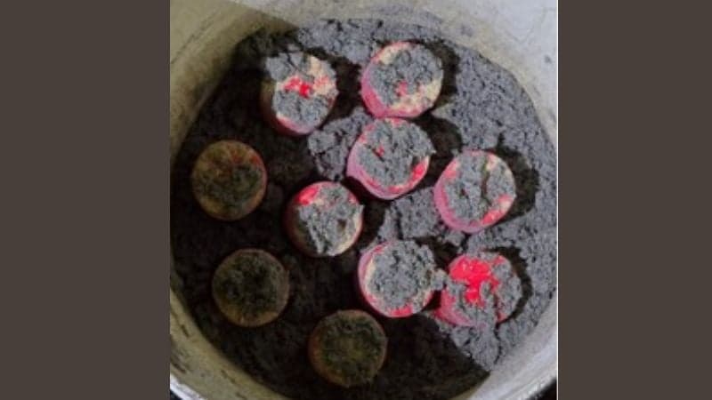 যাত্রাবাড়ীতে পরিত্যক্ত অবস্থায় ১০ ককটেল উদ্ধার