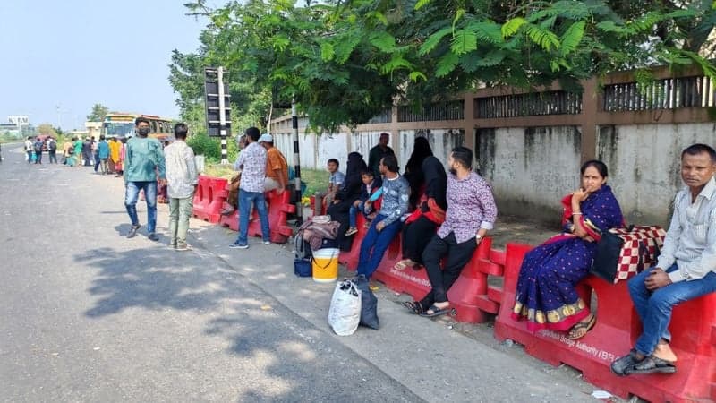 ঢাকা-মাওয়া এক্সপ্রেসওয়েতে পরিবহন সংকট, ভোগান্তিতে যাত্রীরা 