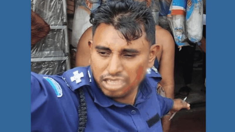চট্টগ্রামে কাগজ দেখতে চাওয়ায় ট্রাফিক পুলিশকে মারধর করলেন ট্রাকচালক