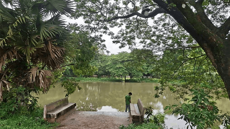 চুয়েটের সব পুকুর ঝুঁকিপূর্ণ ঘোষণা, পানিতে নামলেই শাস্তি