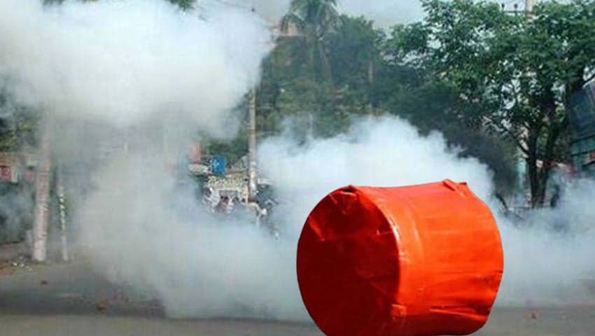 ধানমন্ডিতে আওয়ামী লীগের ঝটিকা মিছিলে ককটেল বিস্ফোরণ, আটক ৪