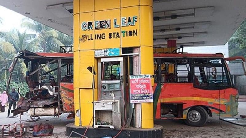 লক্ষ্মীপুরে ফিলিং স্টেশনে বিস্ফোরণ, নিহত ২