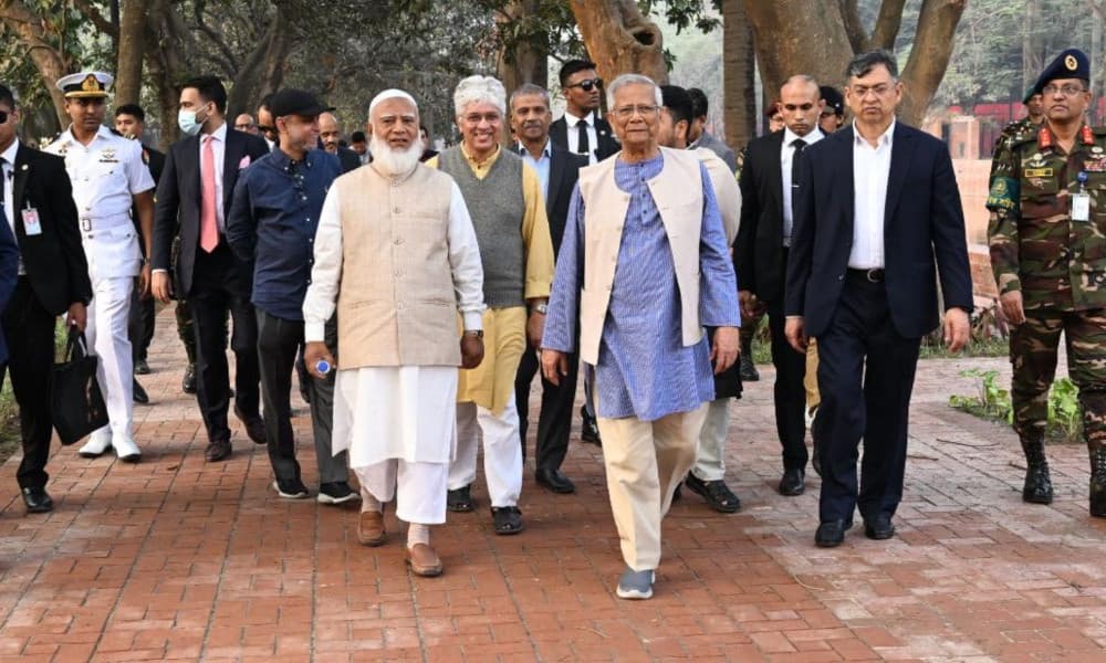 জুলাই গণ-অভ্যুত্থান স্মৃতি জাদুঘর পরিদর্শন করলেন প্রধান উপদেষ্টা