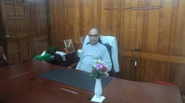 সংসদে নিজ কার্যালয়ে দাপ্তরিক কাজ শুরু করলেন মির্জা আব্বাস