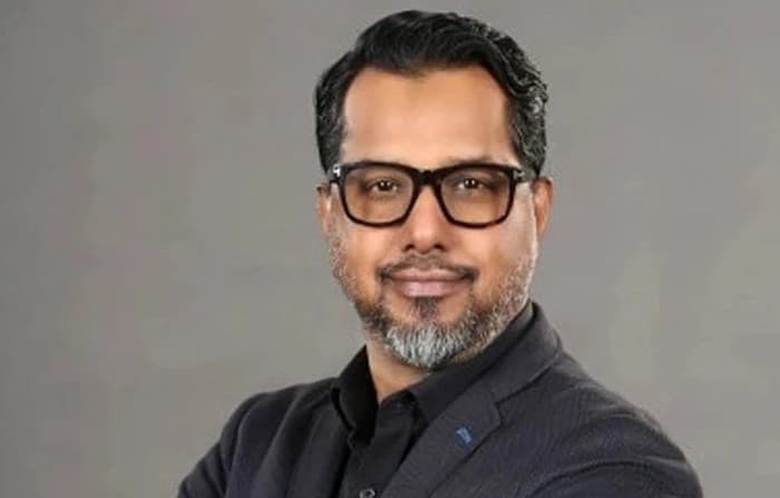 বিএসইসির নতুন কমিশনার হলেন হোসেন সাদাত