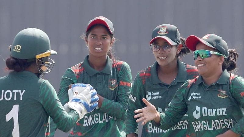 সিরিজ জয় নিশ্চিত করতে বাঘিনীদের প্রয়োজন ১৯৪ রান