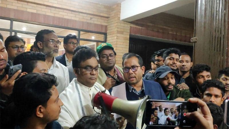শিক্ষার্থীদের আন্দোলনের মুখে জাবিতে পোষ্য কোটা বাতিলের ঘোষণা