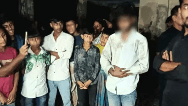 ভোলায় রাজহাঁস চুরির অভিযোগে যুবক আটক, ১০০ রাকাত নফল নামাজ পড়িয়ে মুক্তি