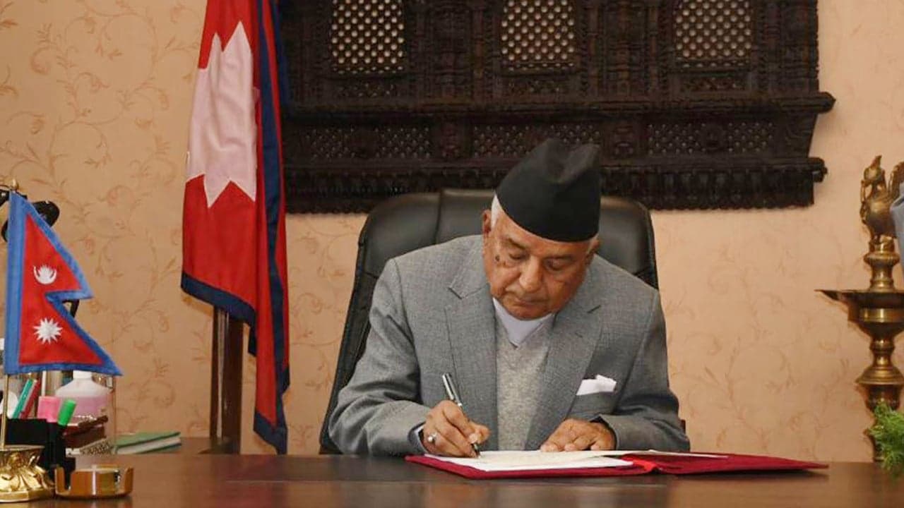 প্রধানমন্ত্রীর পর নেপালের রাষ্ট্রপতিরও পদত্যাগ