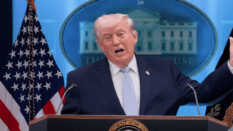 হরমুজ প্রণালিতে জাহাজ চলাচলে ‘অবরোধের ঘোষণা’ ট্রাম্পের