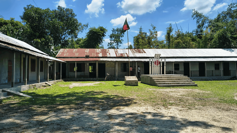 ১২ জন শিক্ষকের ১২ জন শিক্ষার্থী, তবু সবাই ফেল
