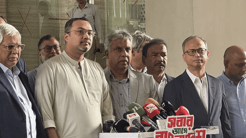 ‘আগের মতো গ্যাস-বিদ্যুৎ পাবে কারখানা’: প্রধানমন্ত্রীর আশ্বাসের কথা জানালেন এফবিসিসিআই প্রশাসক