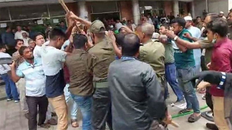 দ্বিতীয় দিনের মতো চক্ষু বিজ্ঞান হাসপাতালে চিকিৎসাসেবা বন্ধ