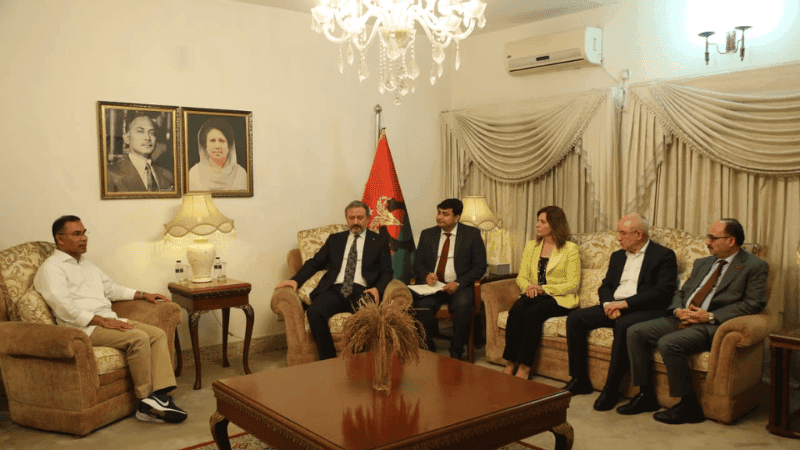 তারেক রহমানের সঙ্গে তুরস্কের রাষ্ট্রদূত ও পর্যবেক্ষক দলের বৈঠক
