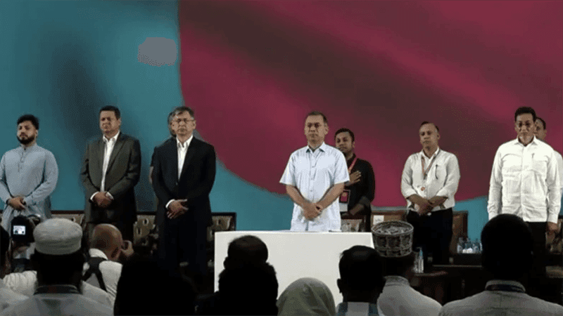 জুলাই জাতীয় সম্মেলনে যোগ দিলেন প্রধানমন্ত্রী