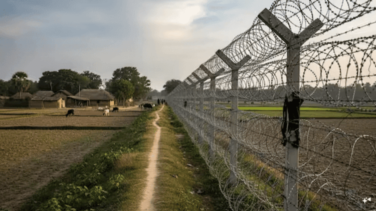 বাংলাদেশ সীমান্তে কাঁটাতার নির্মাণে বিএসএফকে জমি দিল পশ্চিমবঙ্গ