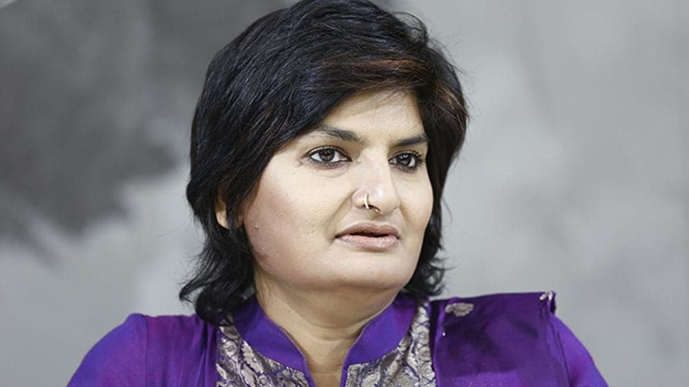 ডিবি হেফাজত থেকে ছাড়া পেলেন মুন্নী সাহা