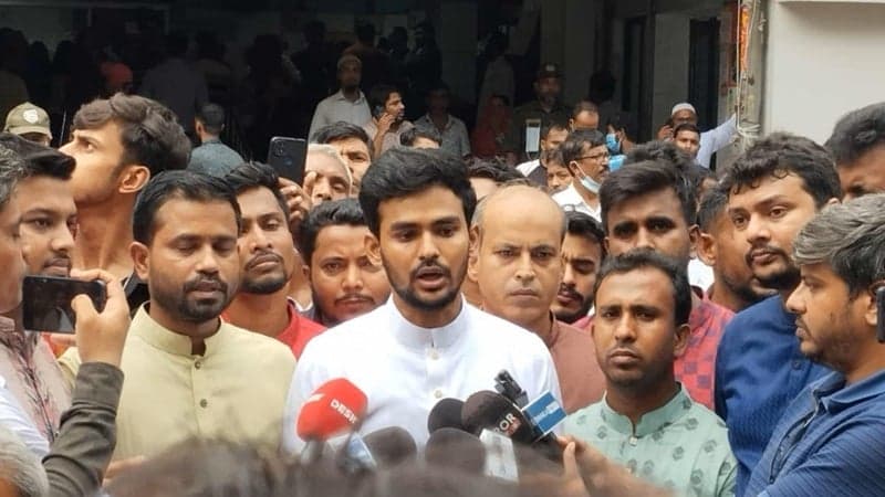 নুরের ওপর হামলার দায় সরকারকে নিতে হবে: উপদেষ্টা আসিফ মাহমুদ