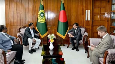 স্পিকারের সঙ্গে ঢাকায় নিযুক্ত ফ্রান্সের রাষ্ট্রদূতের সৌজন্য সাক্ষাৎ