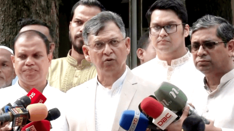 জাতীয় ঐক্য ও দেশ গঠনের লক্ষ্যেই কাজ করছে সরকার: স্বরাষ্ট্রমন্ত্রী