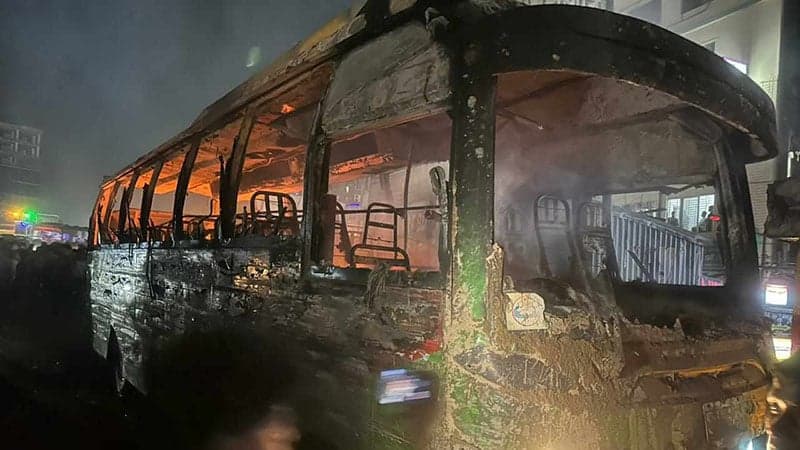 ২৮ অক্টোবর থেকে প্রতিদিন বাস পুড়েছে গড়ে ৫টি