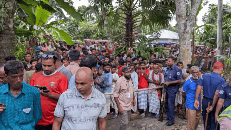 পাবনায় বিএনপি নেতাকে গুলির পর কুপিয়ে হত্যা