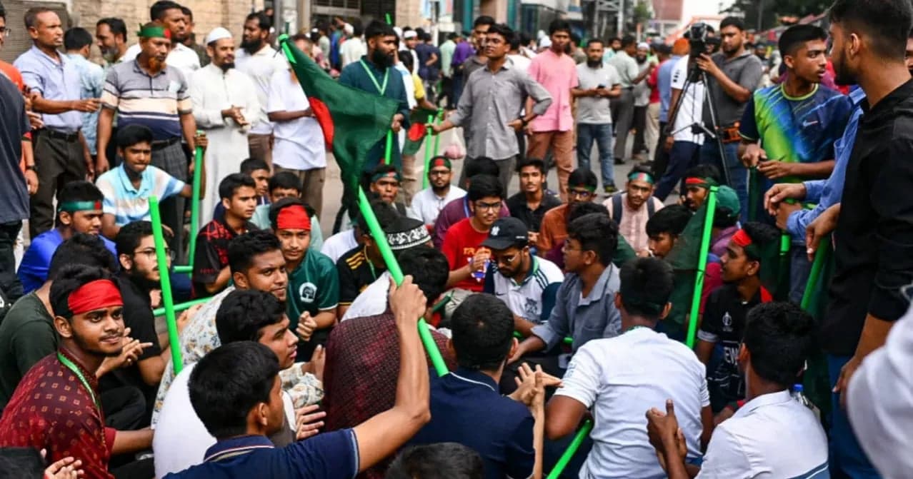 ধানমন্ডি ৩২ নম্বরে বঙ্গবন্ধুর প্রতিকৃতিতে শ্রদ্ধা নিবেদনে বাধা