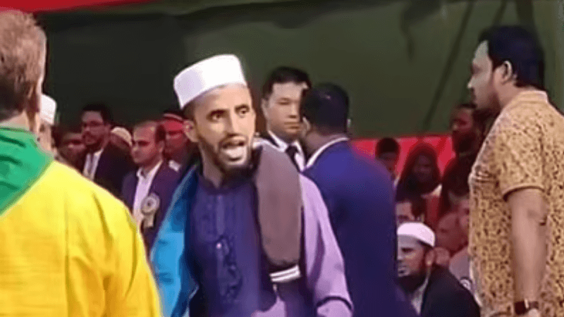 বিজয় দিবসের অনুষ্ঠানে ‘মুক্তিযুদ্ধের গল্পে রাজাকারের পাঠ’ নাটকে জামায়েত নেতাদের বাধা