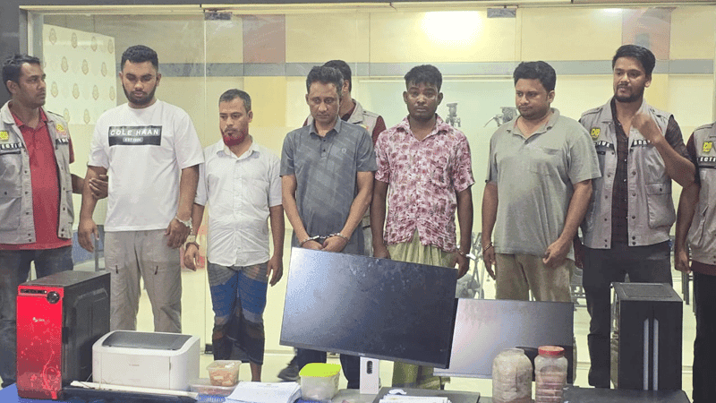 প্রধানমন্ত্রীর সিল-স্বাক্ষর জাল করে প্রতারণা, সংঘবদ্ধ চক্রের ৫ সদস্য গ্রেপ্তার