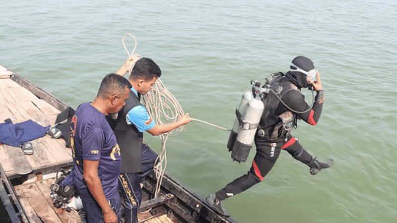 দৌলতদিয়ায় বাসডুবি: ২৪ জনের মরদেহ উদ্ধার, তদন্ত কমিটি গঠন