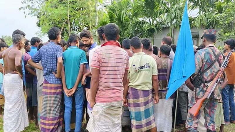 বন্দুক-ওয়াকিটকি ফেলে পিছু হটল বিএসএফ সদস্যরা, দুঃখপ্রকাশ বিএসএফের