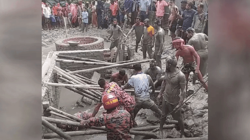 বাগেরহাটে সেপটিক ট্যাংকের দেওয়াল ধসে শ্রমিক নিহত, আহত ২
