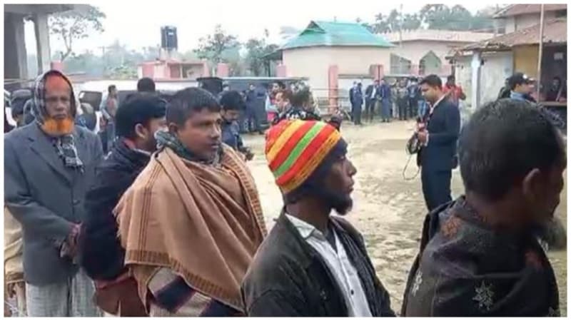 ময়মনসিংহ-৩ আসনের স্থগিত কেন্দ্রের ভোট গ্রহণ চলছে