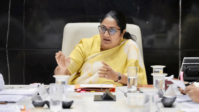 সরকারি বাসভবনে দিল্লির মুখ্যমন্ত্রীর ওপর হামলা, গ্রেপ্তার ১