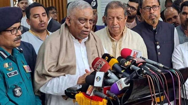 মিয়ানমার থেকে অস্ত্র নিয়ে ঢোকার সুযোগ নেই: স্বরাষ্ট্রমন্ত্রী