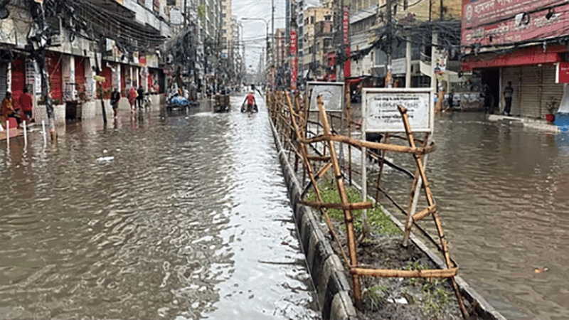 ভোরে ঢাকায় মুষলধারে বৃষ্টি, বিভিন্ন স্থানে জলাবদ্ধতা