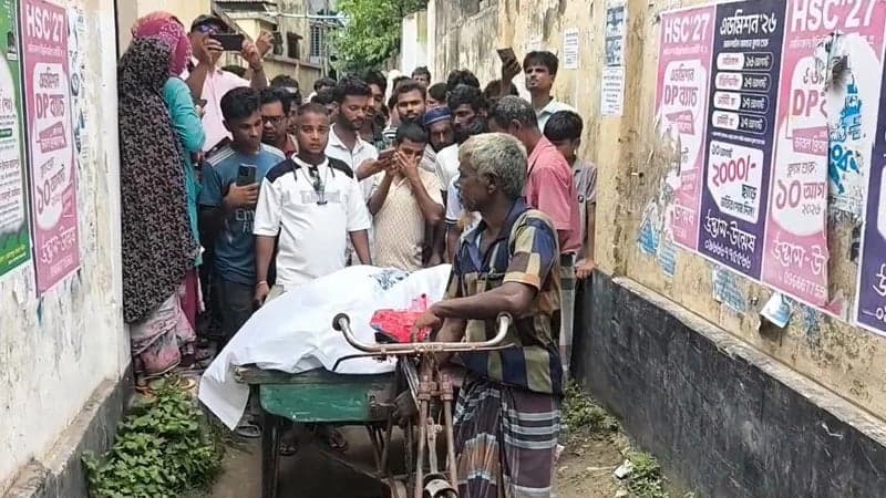 তালাবদ্ধ ফ্ল্যাটে মায়ের মরদেহ, অন্য কক্ষে আটকা ছিল দুই সন্তান