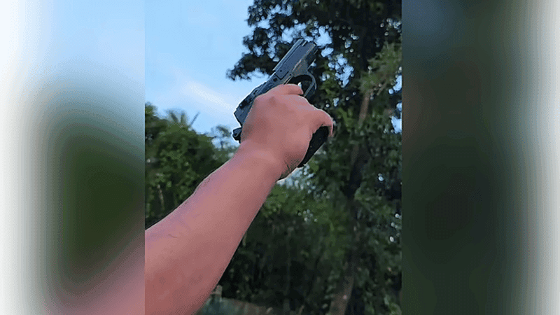 যুবদল কর্মী হত্যার পর রায়হানের ফেসবুকে পিস্তল দিয়ে গুলি ছোড়ার ভিডিও