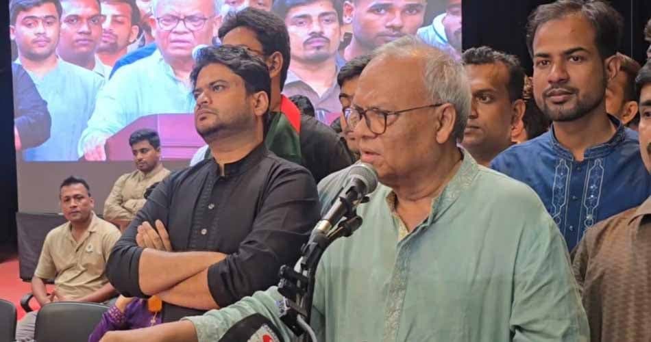 পশ্চাৎমুখী দলের সঙ্গে এনসিপির জোট রাজনৈতিকভাবে সঠিক সিদ্ধান্ত নয়: রিজভী