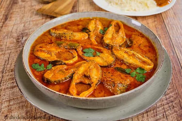 মাছ খেলেই গ্যাস-অ্যাসিডিটি গ্যাস হয়? পুষ্টিবিদের ব্যাখ্যায় ভাঙল ভুল ধারণা